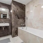 Apartmán Skypark 1-bedroom On Floor 15 With Castle View And Parking By Skyviews