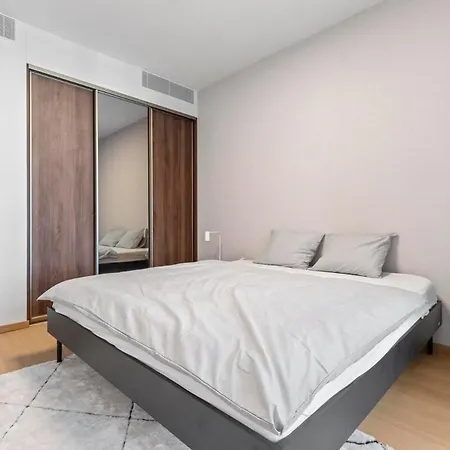Skypark 1-Bedroom Apartment On Floor 15 With Castle View And Parking By Skyviews 브라티슬라바