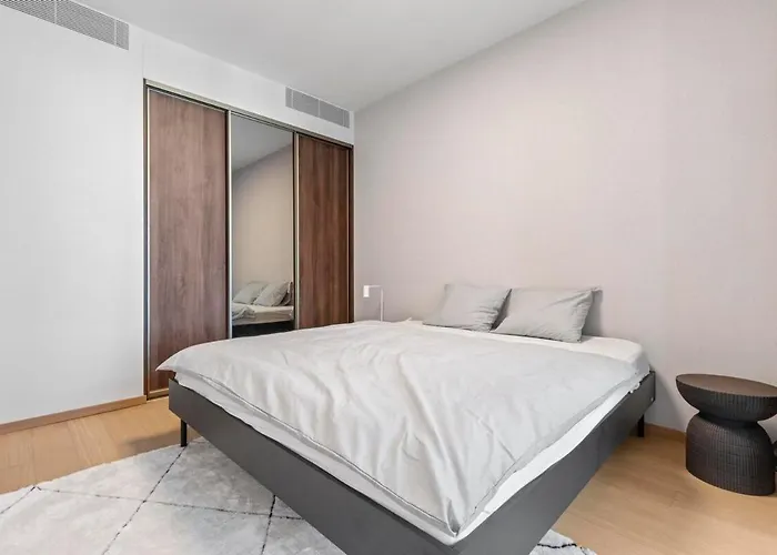Skypark 1-Bedroom Apartment On Floor 15 With Castle View And Parking By Skyviews Братислава