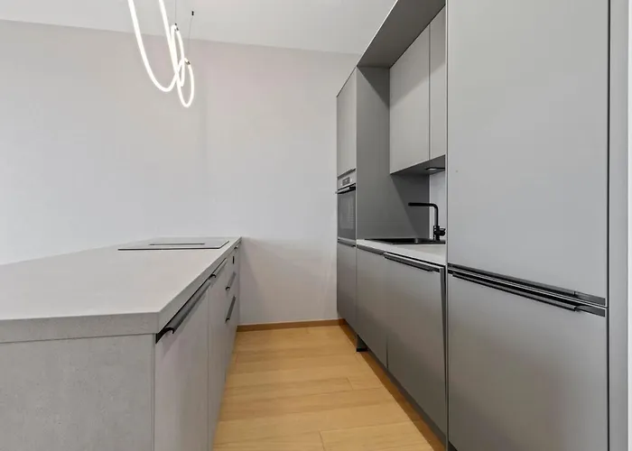 Skypark 1-Bedroom Apartment On Floor 15 With Castle View And Parking By Skyviews Апартаменты