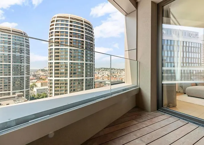 Apartamento Skypark 1-Bedroom Apartment On Floor 15 With Castle View And Parking By Skyviews Bratislava