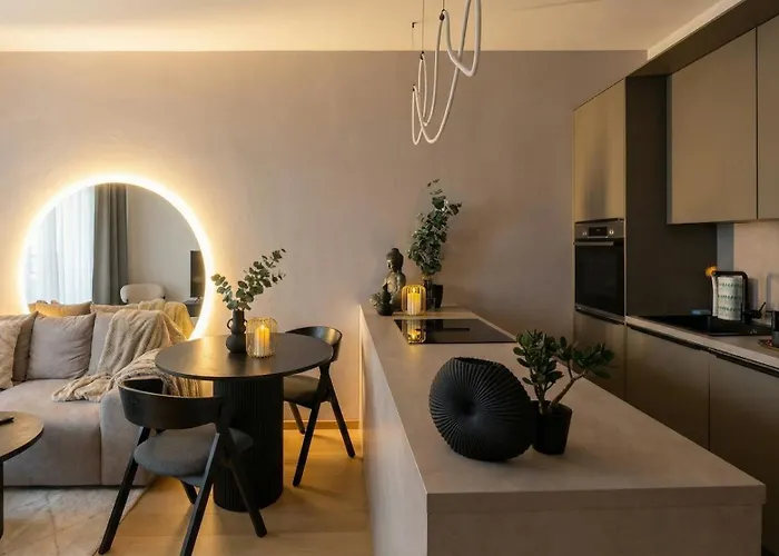 Skypark 1-Bedroom Apartment On Floor 15 With Castle View And Parking By Skyviews 아파트 브라티슬라바