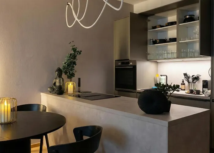 Апартаменты Skypark 1-Bedroom Apartment On Floor 15 With Castle View And Parking By Skyviews *