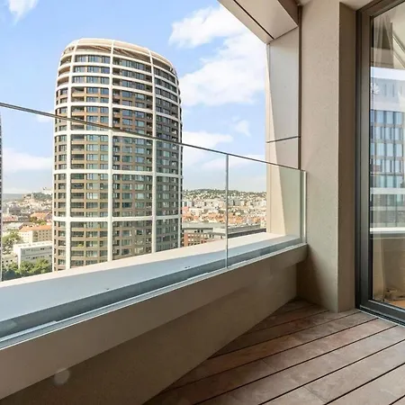 アパート Skypark 1-bedroom On Floor 15 With Castle View And Parking By Skyviews ブラチスラヴァ