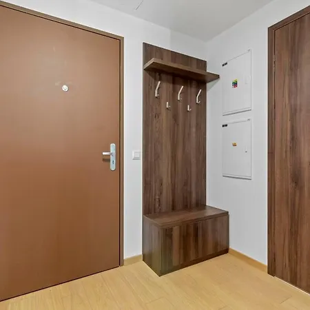アパート Skypark 1-bedroom On Floor 15 With Castle View And Parking By Skyviews ブラチスラヴァ